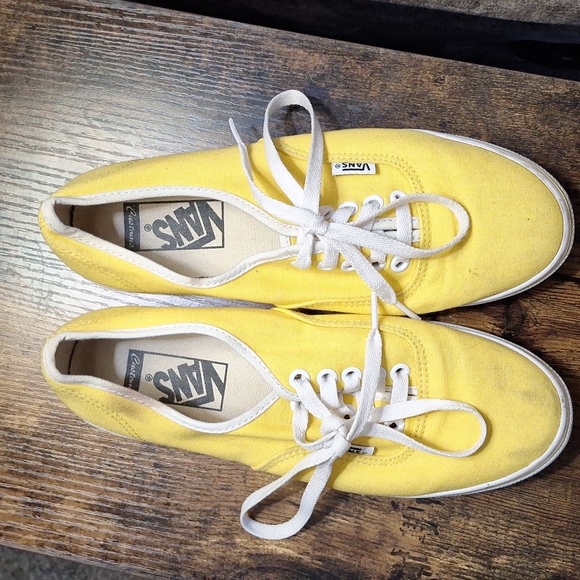 Barely worn vans - Picture 2 of 4